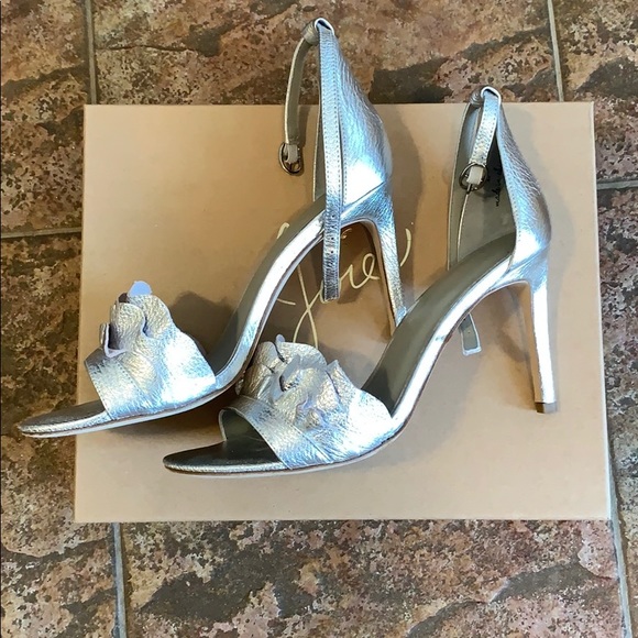 Joie heels - Picture 2 of 5